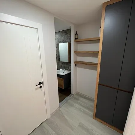 6 Sleeps, Modern In Kusadasi Davutlar - Awz 318 *