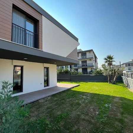 6 Sleeps, Modern In Kusadasi Davutlar - Awz 318