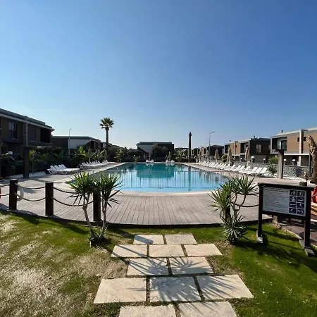 6 Sleeps, Modern In Kusadasi Davutlar - Awz 318